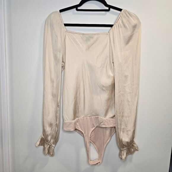Paige Bodysuit Women's Small Satin Beige‎ Square Neck 100% Polyester Stretch - Picture 7 of 9